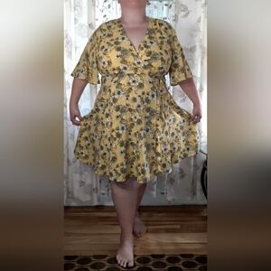 Torrid, yellow, floral, short sleeve dress, mid hem,
